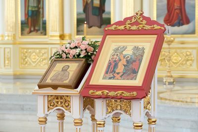 Накануне дня памяти блаженного Иоанна Кочетовского митрополит Серафим совершил всенощное бдение в Спасском кафедральном соборе