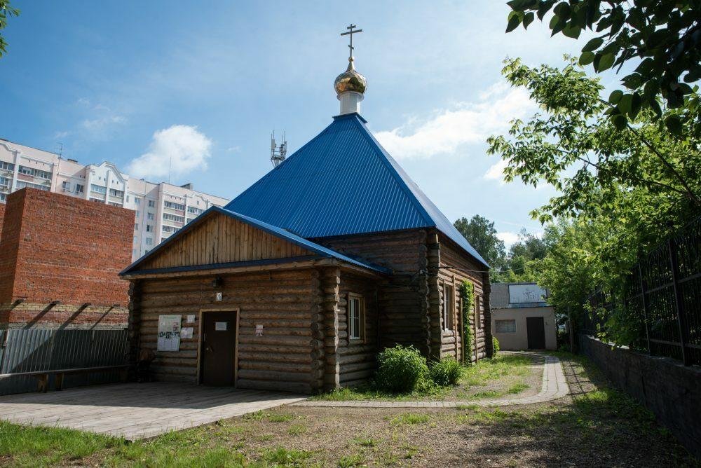 В день чествования Владимирской иконы Божией Матери митрополит Серафим совершил литургию во Владимирском храме Пензы