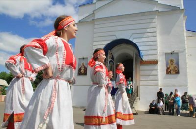 Благотворительная акция «Белый цветок» прошла в храме Димитрия Солунского г. Каменка