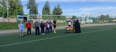 Священник напутствовал участников спортивных соревнований памяти святого благоверного князя Димитрия Донского