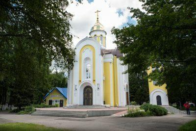 В День памяти и скорби митрополит Серафим совершил литию в храме Михаила Архангела на площади Победы