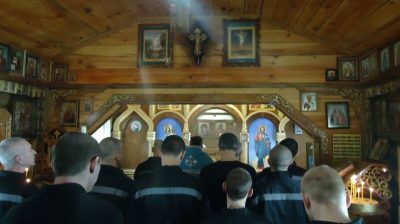 Протоиерей Антоний Шварев совершил Божественную литургию в ИК-7