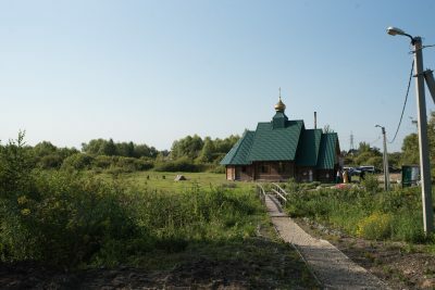 В день престольного праздника митрополит Серафим совершил литургию в храме равноапостольного князя Владимира в Кривозерье