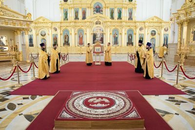 В канун Недели 8-й по Пятидесятнице митрополит Серафим совершил всенощное бдение в Спасском кафедральном соборе