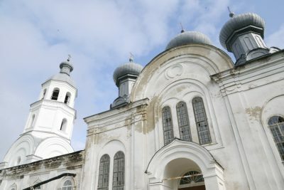 В день праздника Боголюбской иконы Божией Матери митрополит Серафим совершил литургию в Боголюбском храме села Маис