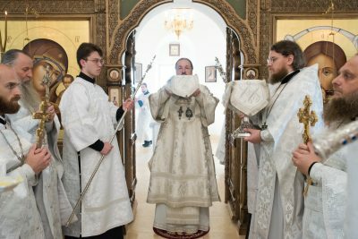 В праздник Рождества Иоанна Предтечи митрополит Серафим совершил литургию в Спасо-Преображенском мужском монастыре