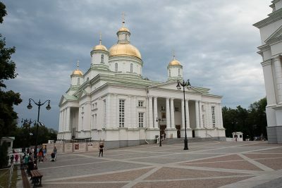 Накануне престольного праздника митрополит Серафим совершил всенощное бдение в Спасском кафедральном соборе