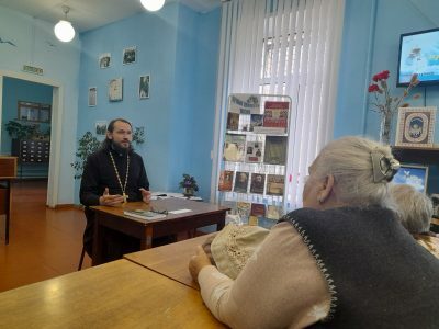 Священник встретился с читателями Пензенской городской библиотеки №4