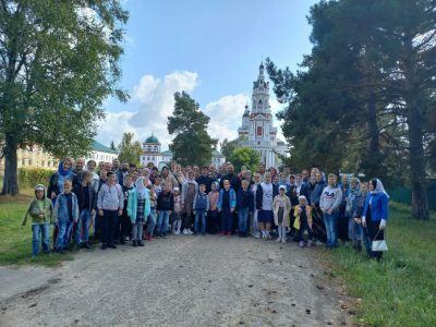 Воспитанники воскресной школы Никольского храма посетили святые места Наровчата и Нижнего Ломова