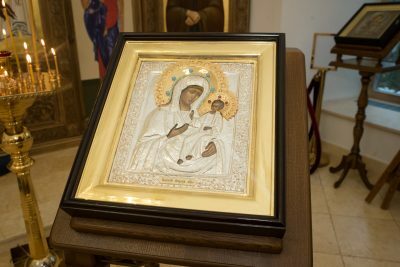 В день чествования Иверской иконы Божией Матери митрополит Серафим совершил литургию в Спасо-Преображенском мужском монастыре