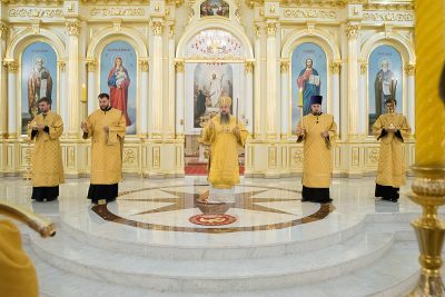 В канун Недели 20-й по Пятидесятнице митрополит Серафим совершил всенощное бдение в Спасском кафедральном соборе