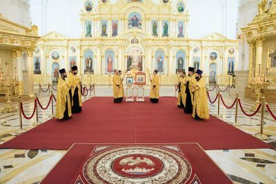 В канун Недели 18-й по Пятидесятнице митрополит Серафим совершил всенощное бдение в Спасском кафедральном соборе