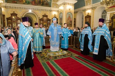 В канун престольного праздника митрополит Серафим совершил всенощное бдение в Покровском архиерейском соборе