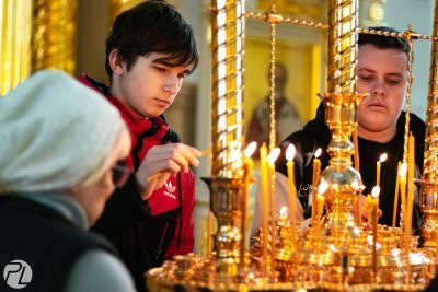 Подростки из Запорожской области посетили Троицкий монастырь и Спасский собор