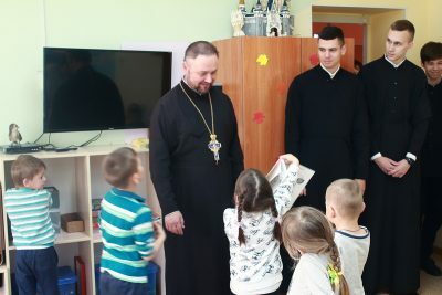 Студенты Пензенской духовной семинарии впервые посетили реабилитационный центр для детей и молодых инвалидов в Кичкилейке