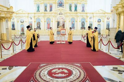 В канун Недели 25-й по Пятидесятнице митрополит Серафим совершил всенощное бдение в Спасском кафедральном соборе