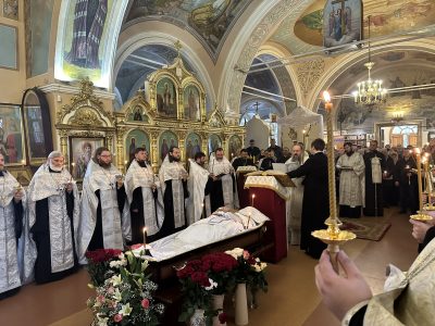 Митрополит Серафим совершил чин отпевания отошедшего ко Господу иерея Геннадия Иванченко