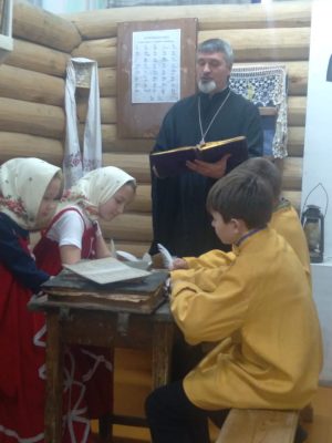 Священник встретился с учащимися средней общеобразовательной школы села Чаадаевка