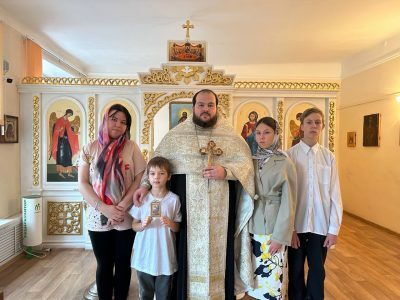 В православной гимназии во имя святителя Иннокентия Пензенского совершено Таинство Крещения