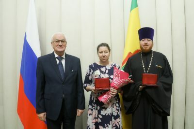 Священник Дионисий Соловьёв и его супруга Валентина удостоены медали ордена «Родительская слава»