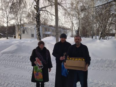 Священнослужитель посетил с пастырским визитом наркодиспансер в селе Русский Ишим