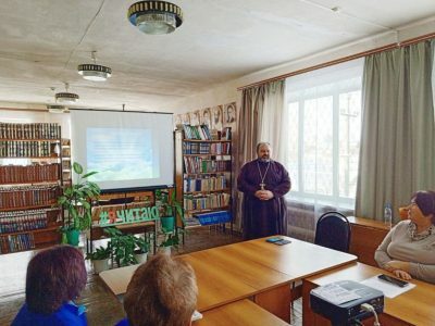 Священник Александр Рысин рассказал шемышейцам об истории православия в районном центре
