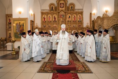 В день памяти священника Николая Болоховского митрополит Серафим совершил литургию в Успенском женском монастыре