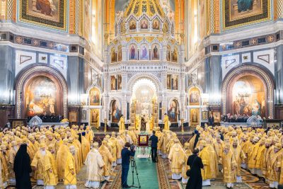 Митрополит Серафим сослужил Святейшему Патриарху Кириллу на литургии в пятнадцатую годовщину патриаршей интронизации