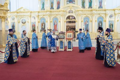 В канун Благовещения Пресвятой Богородицы митрополит Серафим совершил всенощное бдение в Спасском кафедральном соборе