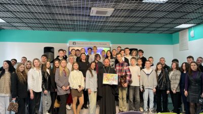 Священник Виталий Зорин провел «Недетский разговор» со студентами Многопрофильного колледжа ПГУ