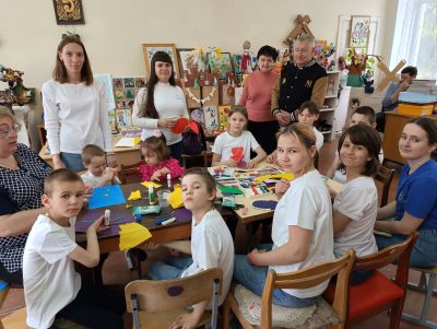 Волонтеры движения «За спасиБо» провели мастер-класс для воспитанников приюта «Бережок»