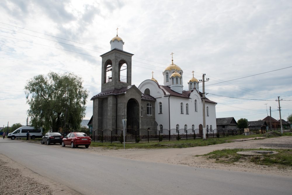 В день престольного праздника митрополит Серафим совершил литургию в Никольском храме села Чаадаевка