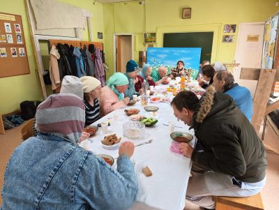 В храме Петра и Февронии состоялся благотворительный пасхальный обед для нуждающихся