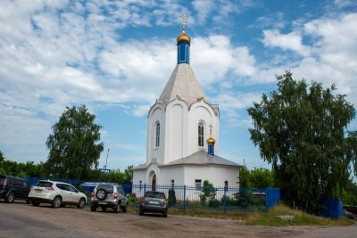 В Неделю 7-ю по Пасхе митрополит Серафим совершил литургию в Казанской церкви города Сурска