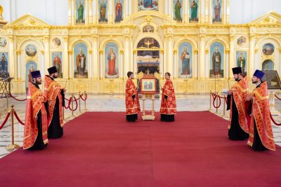 В канун Недели о слепом митрополит Серафим совершил всенощное бдение в Спасском кафедральном соборе