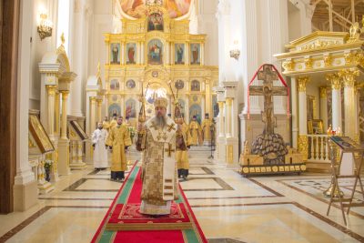 В день памяти святого равноапостольного князя Владимира митрополит Серафим совершил литургию в Спасском кафедральном соборе