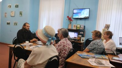 В Пензенской городской библиотеке №4 состоялась встреча со священником Павлом Колесниковым