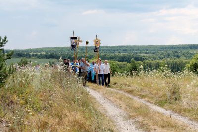 В селе Трофимовка состоялся ежегодный крестный ход на Казанский источник