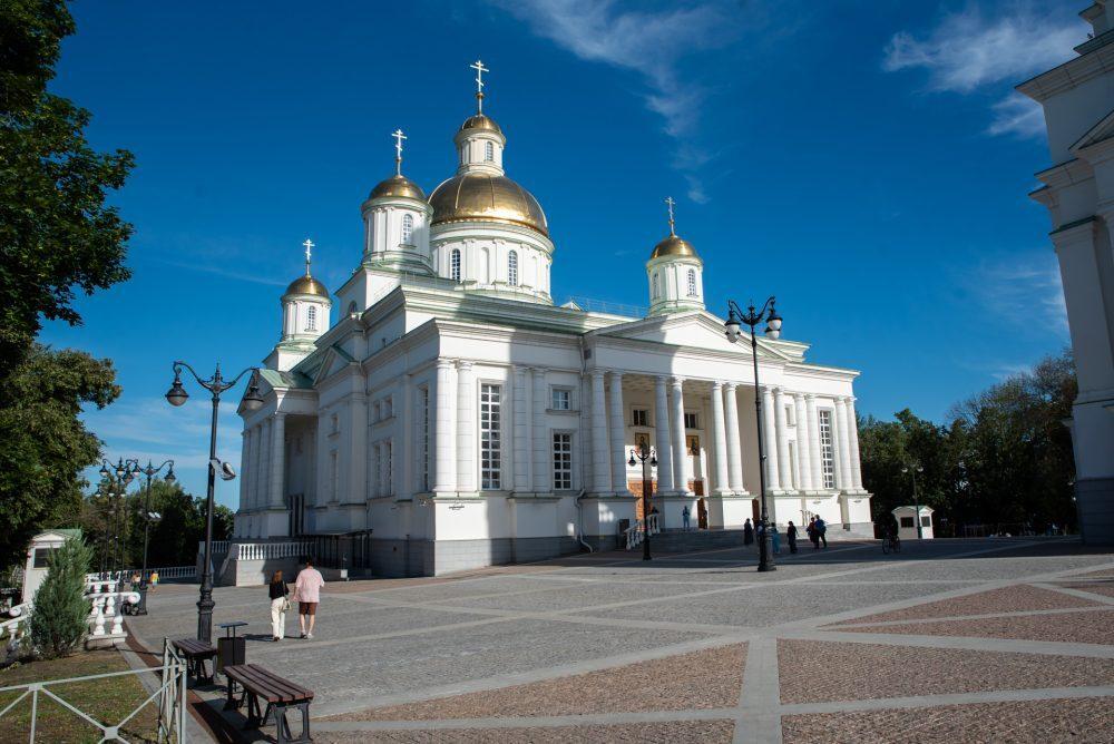 В канун Недели 5-й по Пятидесятнице митрополит Серафим совершил всенощное бдение в Спасском кафедральном соборе