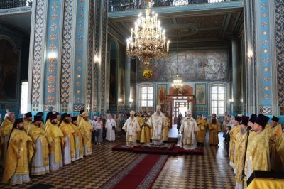 В день памяти святителя Митрофана Воронежского митрополит Серафим возглавил литургию в Михайло-Архангельском кафедральном соборе Сердобска