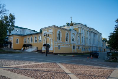 В канун Рождества Пресвятой Богородицы митрополит Серафим совершил всенощное бдение в Воскресенском храме при епархиальном управлении