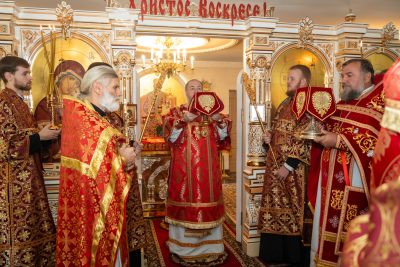 Митрополит Серафим совершил литургию в храме святых мучениц Веры, Надежды, Любови и матери их Софии в причтовом доме при Введенской церкви Пензы