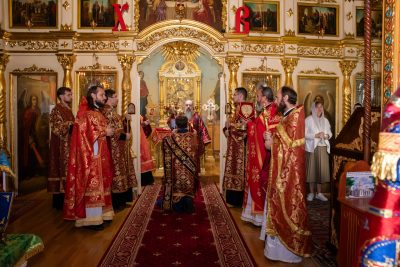 В день памяти новомучеников Пензенских митрополит Серафим совершил литургию в Митрофановском храме Пензы