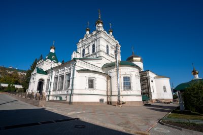 В Неделю 12-ю по Пятидесятнице митрополит Серафим совершил литургию в Свято-Троицком женском монастыре