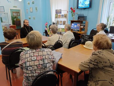 В Пензенской городской библиотеке №4 состоялась встреча со священником Павлом Колесниковым