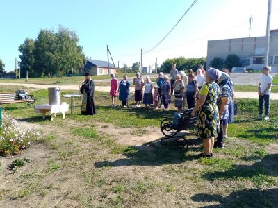 Молебен к началу учебного года состоялся в Никольском храме села Овчарное и в селе Большие Хутора