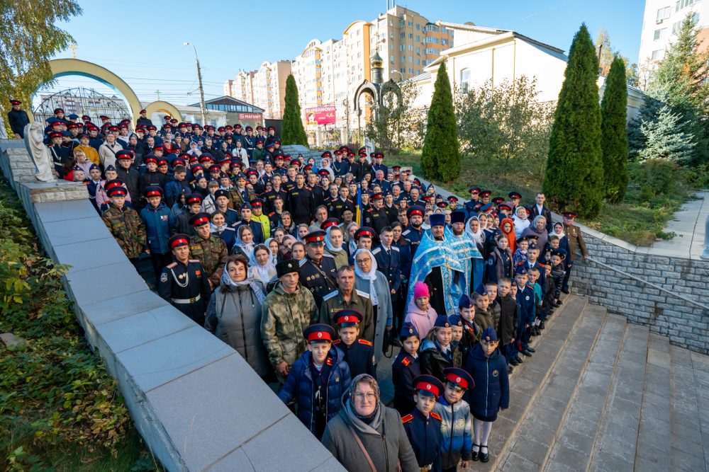 В Покровском архиерейском соборе состоялась церемония верстания казаков