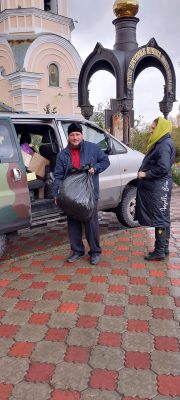 В Покровском архиерейском соборе продолжается благотворительная акция по сбору вещей нуждающимся