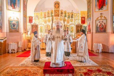 В день престольного праздника митрополит Серафим совершил литургию в Михайло-Архангельском храме с. Голицыно