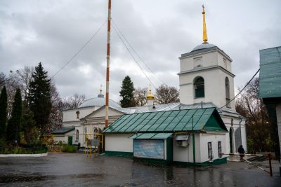 В Димитриевскую родительскую субботу митрополит Серафим совершил литургию в Митрофановском храме Пензы